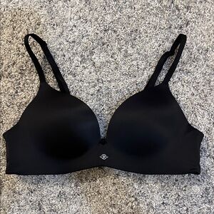 Victoria Secret Black Wireless Padded Push-up Bra - 34B - Worn once